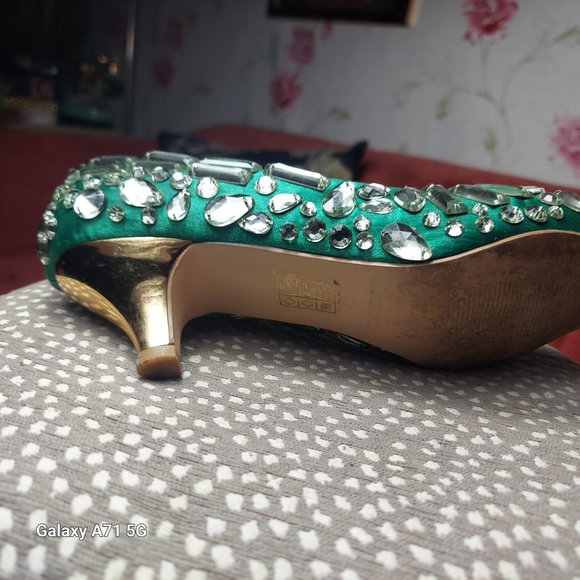 ASHRO Green Crystal Jewel Embellished kitten heel pumps sz 7.5 - Picture 6 of 13